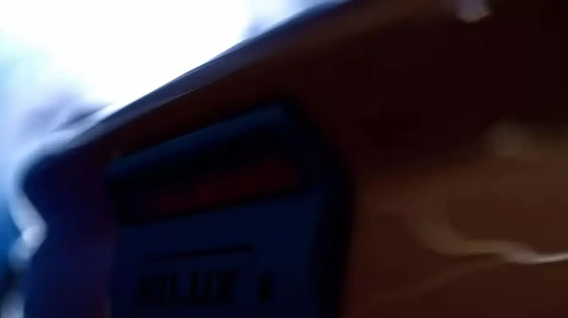 丰田Hilux预告图7.jpg