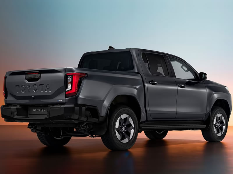 全新HiLux-8.jpg